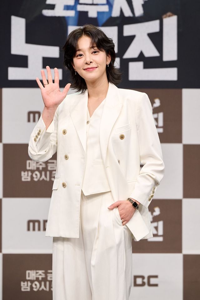 [종합] "셋이 모여야 겨우 하나"…'노무사 노무진' 정경호·설인아·차학연, 만점 호흡 예고