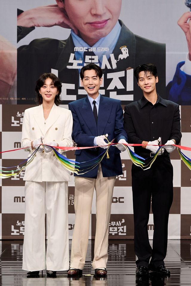 [종합] "셋이 모여야 겨우 하나"…'노무사 노무진' 정경호·설인아·차학연, 만점 호흡 예고