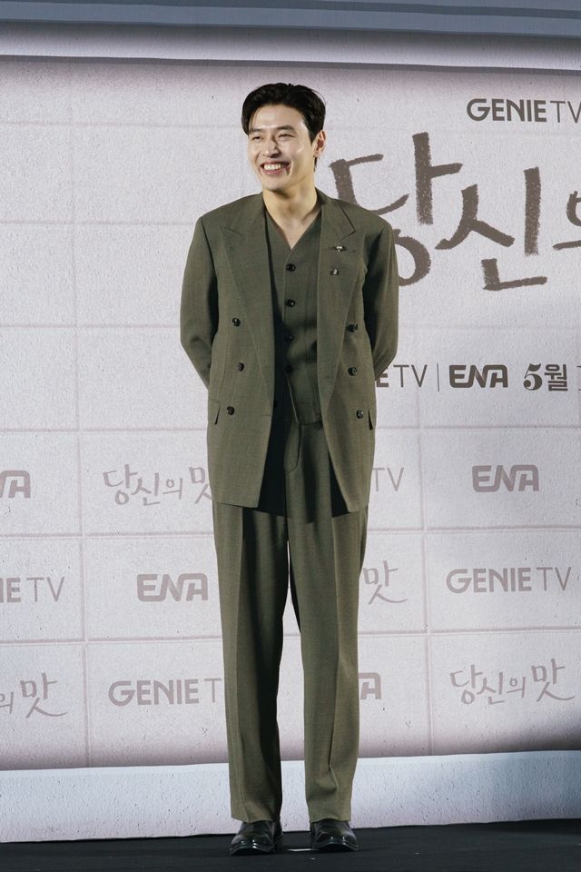 [종합] "계속 생각나는 맛"…강하늘·고민시의 '맵고 짠' 키친 로맨스 '당신의 맛'