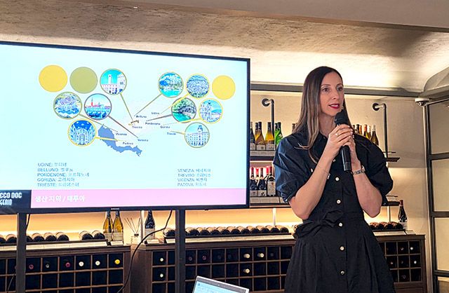 탄야 바라틴 이탈리아 프로세코 DOC 보호 컨소시엄의 홍보·브랜딩 책임자는 프로세코 DOC에 대해 설명하고 있다./사진=김경희