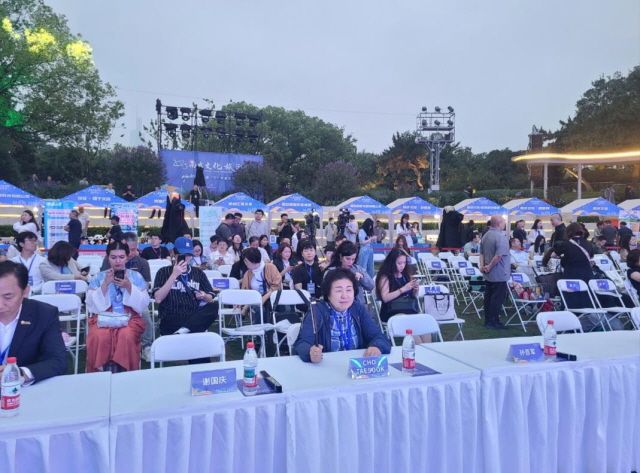 2025년 난징시 문화관광축제 현장을 찾은 한국 대표단의 모습/사진 제공=강소성문화관광청