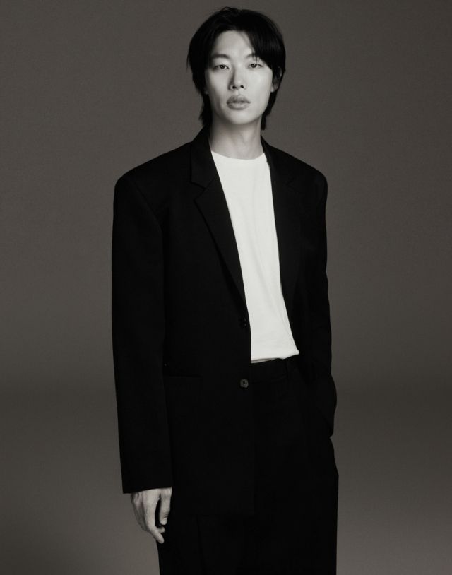 류준열, 송혜교와 한솥밥 먹는다…UAA 전속계약