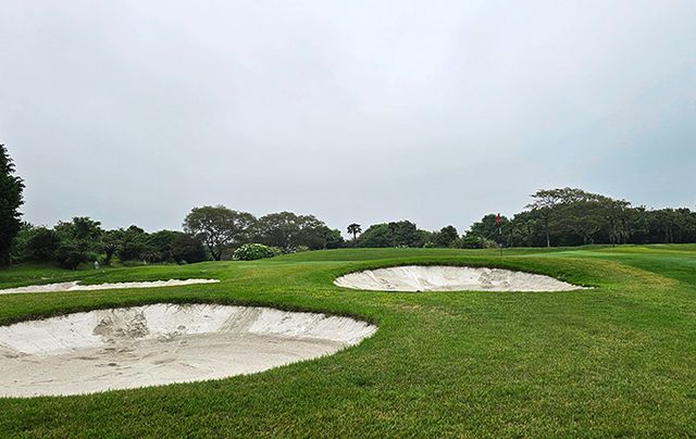 그린 주변 벙커.