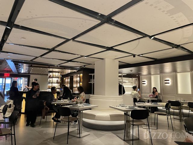 록펠러센터 지하 스케이트장 옆에 위치한 한식 다이닝 레스토랑 나로(NARO)