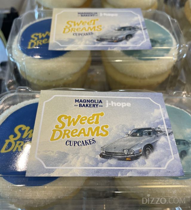 매그놀리아 베이커리의 BTS 제이홉과의 협업 컵케이크 