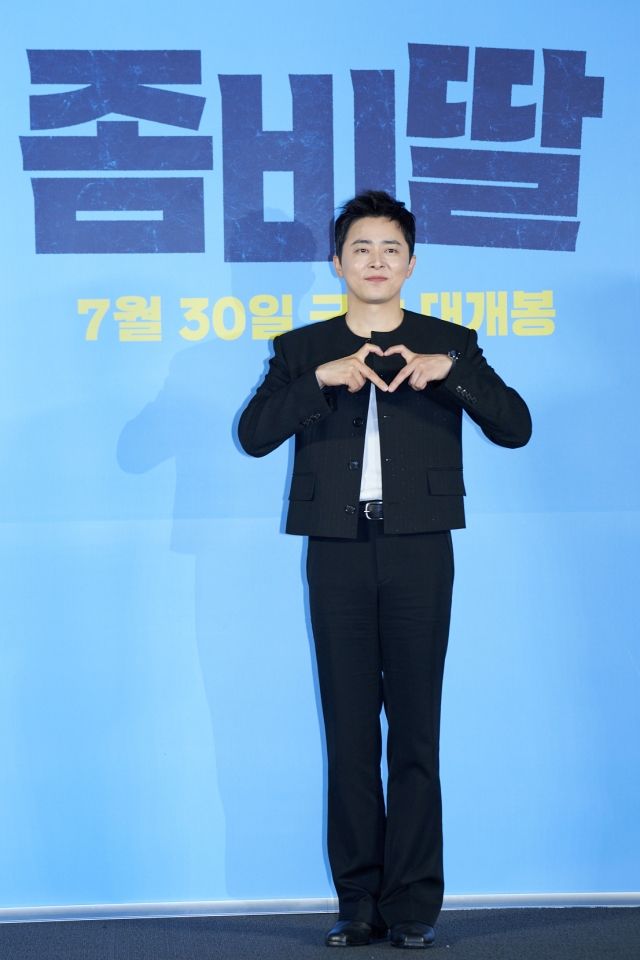 [종합] '여름엔 조정석'이 가족·친구·첫사랑 소환…웃음·감동·흥 다잡을 '좀비딸'