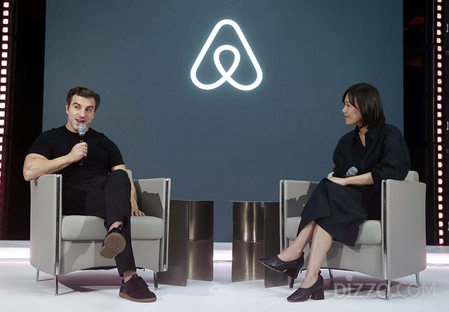 브라이언 체스키 에어비앤비 공동 창업자 겸 CEO와 서가연 에어비앤비 코리아 컨트리 매니저(사진제공=에어비앤비)