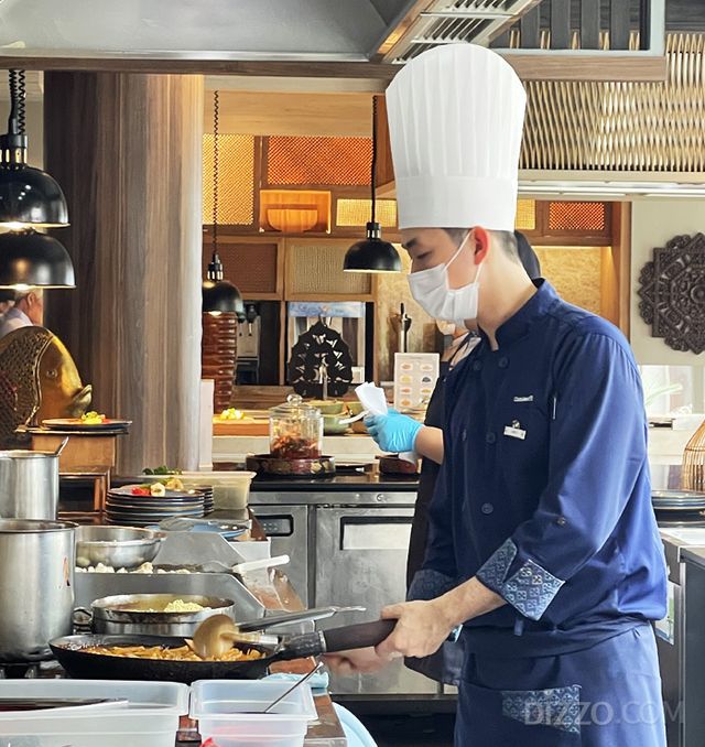 클럽메드 푸켓의 메인 레스토랑에서 만난 한국인 셰프