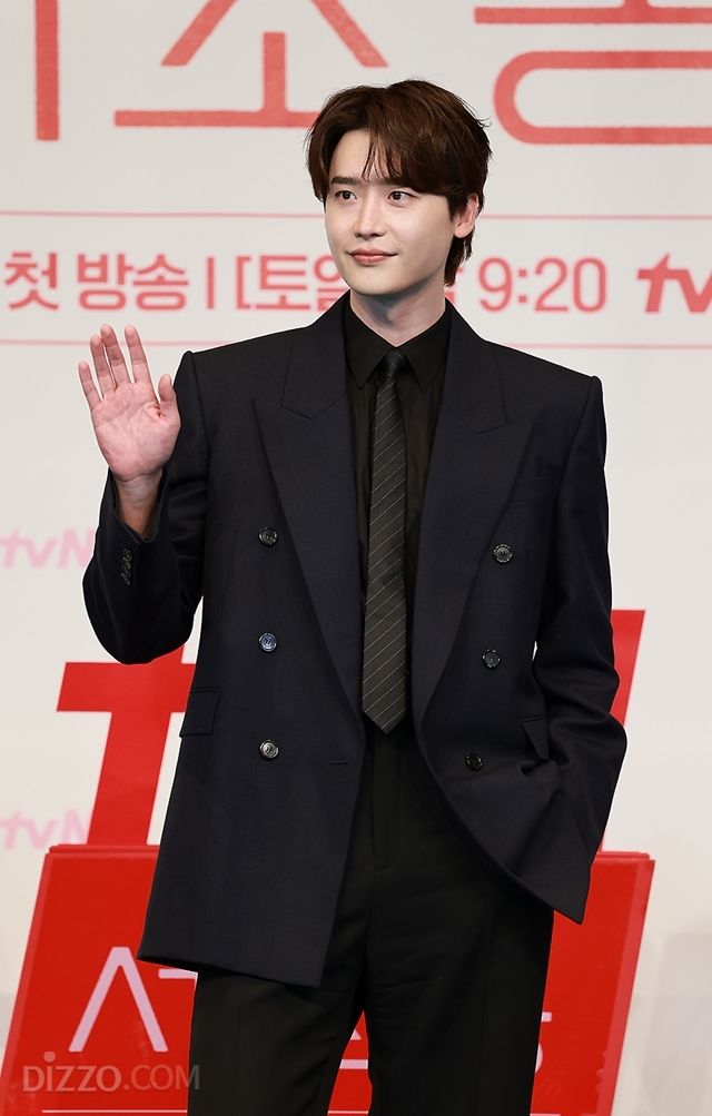 [종합] '서초동' 변호사로 돌아온 이종석 "정의 구현 아닌 먹고사는 이야기"