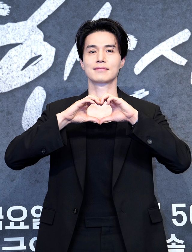 [종합] "건달 미화 NO"…이동욱X이성경의 감성 컬래버 '착한 사나이'