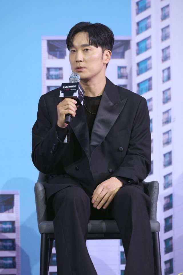 "국민평형에 담긴 연기 흠뻑쇼"…강하늘X염혜란X서현우 '84제곱미터' [종합]