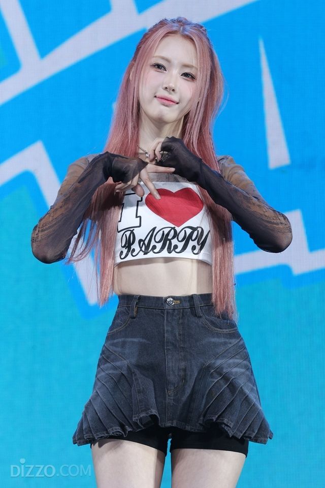 이프아이(ifeye), 청순한데 시크하네…팬심 완벽 저격할 '낭만 비주얼' [포토]