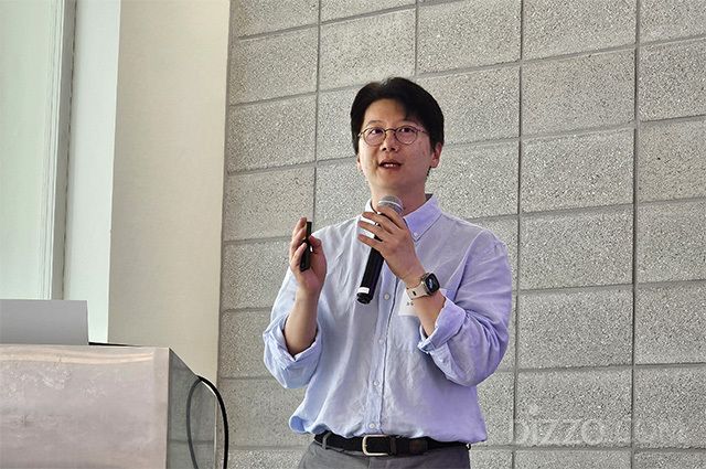 이모코그 노유헌 대표가 고령자 맞춤형 음성 인터페이스 설계의 중요성을 설명하고 있다. /사진=김정아 기자