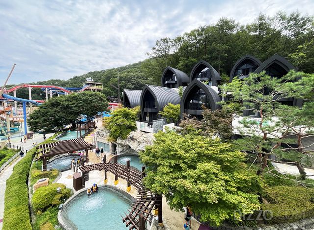 강원도 홍천 비발디파크 내에 위치한 국내 유일의 워터파크 내 숙박시설 '오션월드 빌리지'