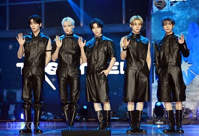 [종합] "팀 정체성이 가장 진하게 담긴 앨범"…투모로우바이투게더가 노래하는 '함께'