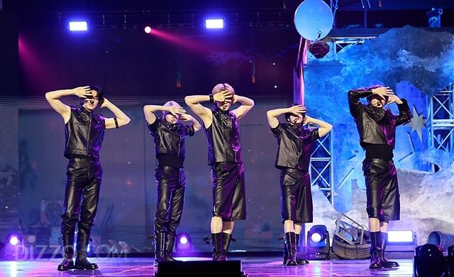 [종합] "팀 정체성이 가장 진하게 담긴 앨범"…투모로우바이투게더가 노래하는 '함께'