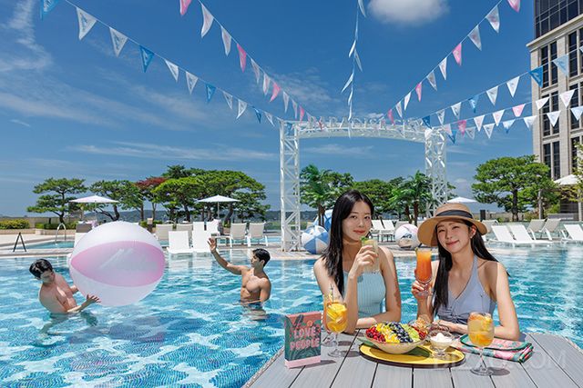 조엘 메슬러 협업 아웃도어 풀(사진제공=파라다이스시티)