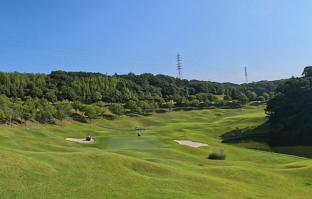츠이엔CC 스타트 라인 좌측으로 보이는 18번홀 그린 및 전경.