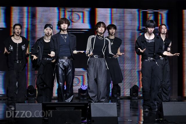 앰퍼샌드원, 반항기 넘치는 일곱 불량 천사…청량 벗은 '그게 그거지'로 컴백