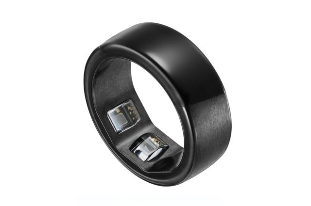 커프 없이 혈압을 측정할 수 있는 반지형 혈압계 ‘CART BP pro(카트 비피 프로)’. / 이미지 제공=스카이랩스