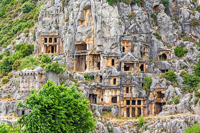 데므레의 미라 고대 도시, 암벽에 새겨진 리키아 문명의 절벽 무덤(사진제공=튀르키예 문화관광부)