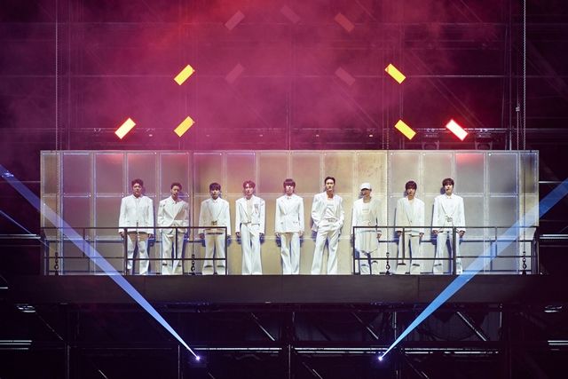 [공연뷰] 20주년에도 "ing"…슈퍼주니어의 꽃말은 '영원한 친구'