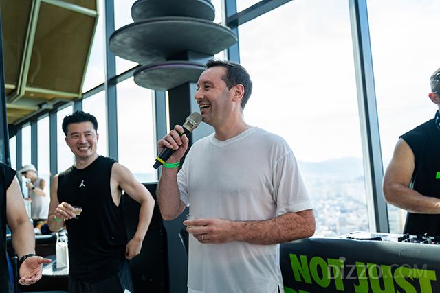 라티튜드32 런레이브 행사에 참석한 빈센트 저니건 총지배인