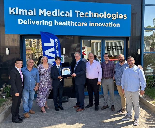 (좌측 네 번째부터)이윤석 더블유에스아이 대표이사, 메튜 프레스 키말 대표이사 /사진 제공=더블유에스아이