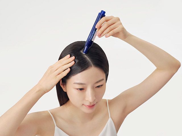 닥터지 쿨솔트 스칼프 트러블 앰플 사용 이미지./사진=닥터지