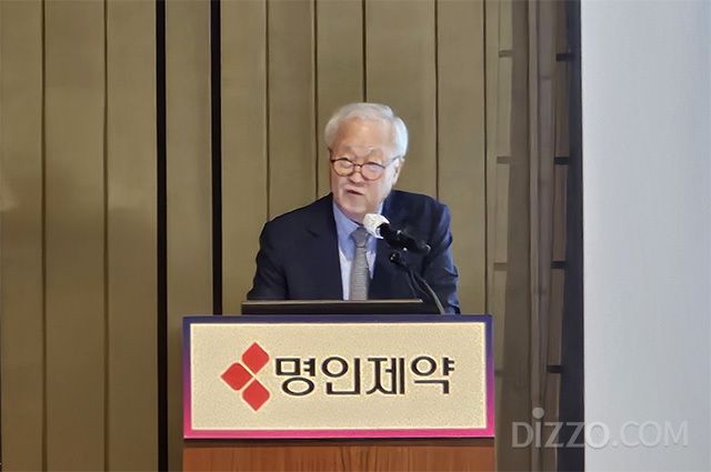 15일 서울 여의도 페어몬트 앰배서더 서울에서 열린 IPO 기자간담회에서 이행명 명인제약 대표이사가 상장 추진 배경과 중장기 전략을 설명하고 있다. /사진=김정아 기자