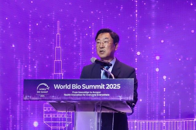 고형우 저출산고령사회위원회 고령사회정책국장이 17일 서울 신라호텔에서 열린 ‘세계 바이오 서밋 2025’에서 개회사를 하고 있다. /사진=김정아 기자