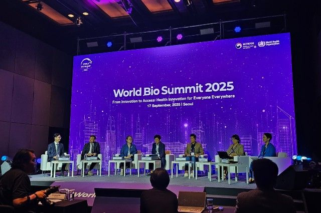 17일 서울 신라호텔에서 열린 ‘세계 바이오 서밋 2025’의 ‘고령화 & 의료기술: 품격 있는 노년의 삶과 혁신’ 세션 패널 토론 모습.