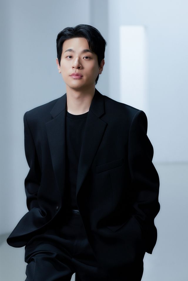 영화 '얼굴'에서 젊은 날의 임영규와 그의 아들 임동환의 모습을 연기한 배우 박정민 / 사진 : 플러스엠 엔터테인먼트/와우포인트(WOWPOINT)