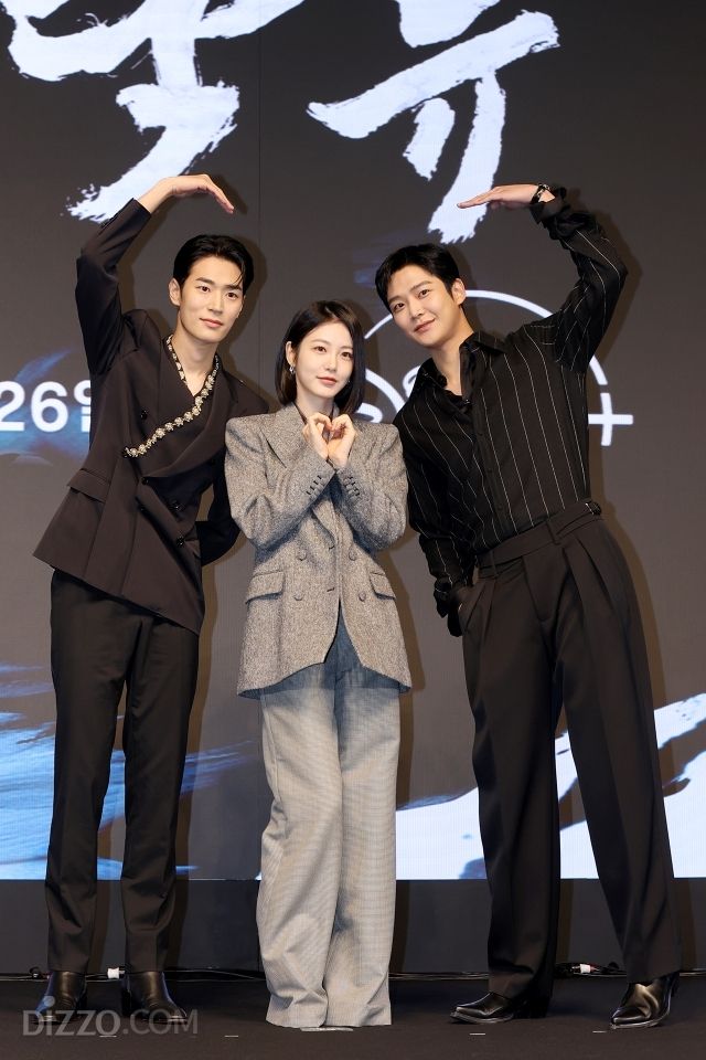 [종합] 청춘 에너지로 뭉친 로운·신예은·박서함, 디즈니+ 韓 사극 첫 타자 '탁류' 출격