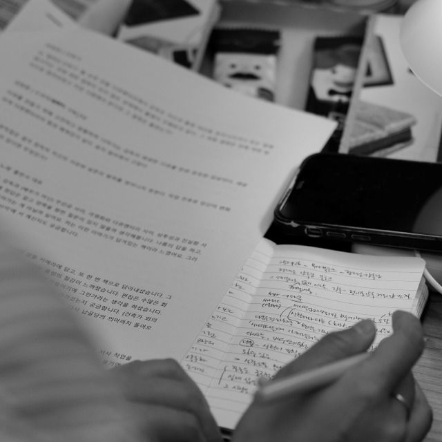 정재은 감독, 15년 만에 쓴 '말하는 건축가' 제작 에세이 "故 정기용…문신같이 남았다"