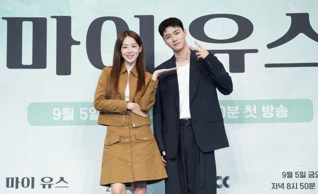 [종합] '로맨스킹' 송중기X'멜로가 체질' 천우희의 믿고 보는 케미, '마이 유스'