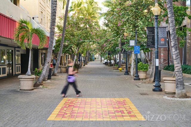 포트 스트리트몰의 바닥 타일 작품(사진제공=하와이관광청)