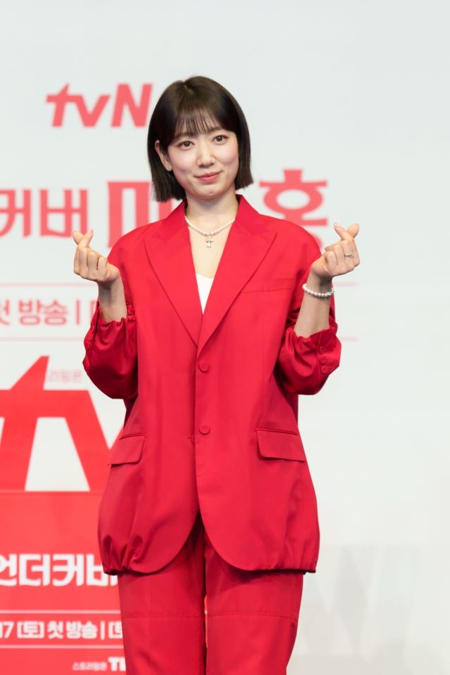 "몸도 마음도 아낌없이 써"…35살·20살 오간 박신혜의 열정, '언더커버 미쓰홍' [종합]