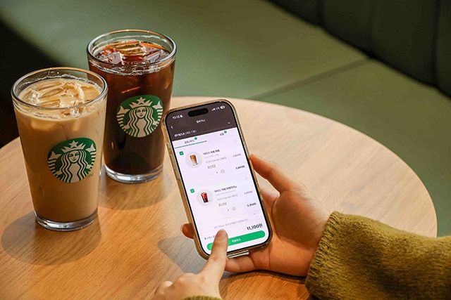 스타벅스 코리아의 모바일 주문 서비스 사이렌 오더의 누적 주문 건수가 7억 건을 돌파했다./사진=스타벅스