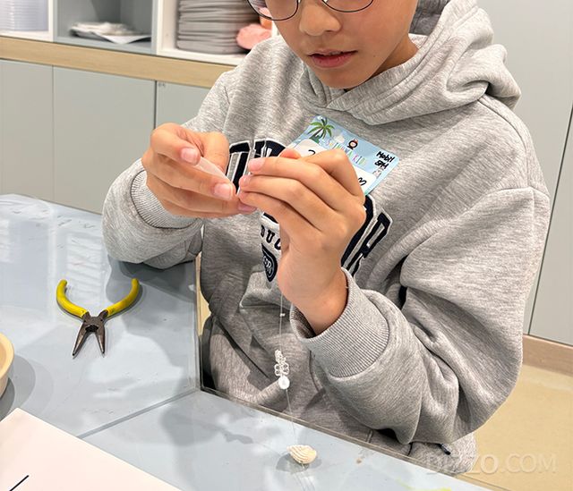 신화액티비티 중 아트모빌 만들기에 참여한 어린이(사진촬영=서미영 기자)