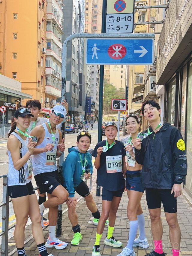 지난 18일 개최된 ‘2026 스탠다드차타드 홍콩 마라톤’에 가수 션을 비롯한 한국 셀럽 러너들이 참가했다.(사진제공=홍콩관광청)