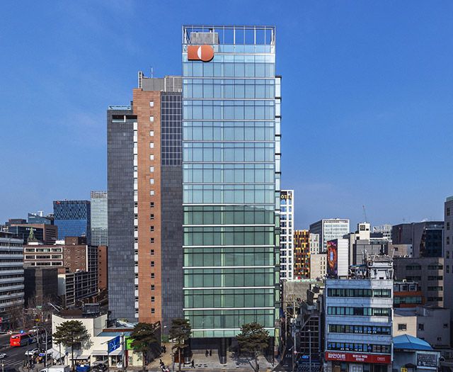 삼양식품의 서울 중구 충무로2가에 위치한 명동 신사옥 외부 전경./사진=삼양식품