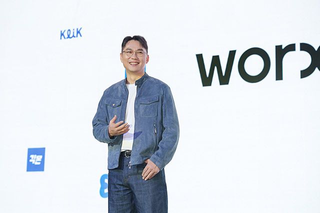 윤현준 대표는 29일 창립 30주년을 맞아 새로운 사명 웍스피어를 공개하고, AI 전환(AX) 시대를 겨냥한 중장기 비전을 발표하고 있다./사진=잡코리아