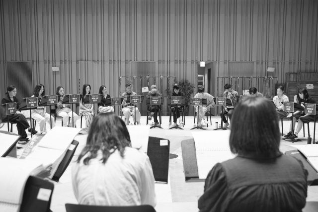 '라이프 오브 파이' 연습에 임하고 있는 배우 박정민 / 사진 : 에스앤코 제공