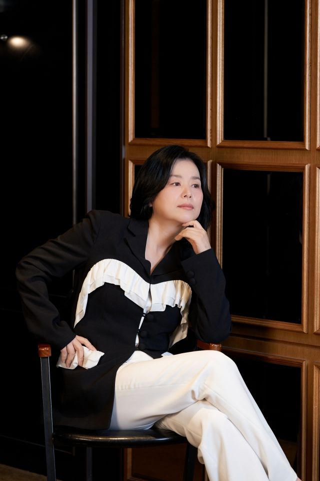 영화 '넘버원'에서 엄마 은실 역을 맡은 배우 장혜진 / 사진 : 바이포엠스튜디오 제공