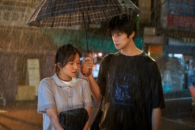 영화 '파반느' 스틸컷 / 사진 : 넷플릭스 제공