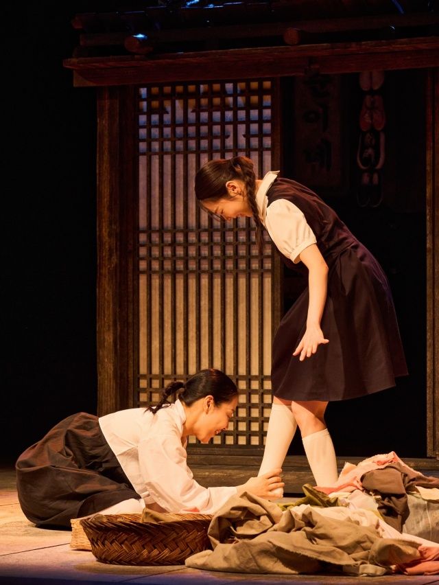 연극 '그때도 오늘2: 꽃신' 공연 모습 / 사진 : 안소희 인스타그램