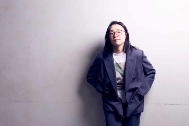 '극장의 시간들' 속 영화 '자연스럽게'를 연출한 윤가은 감독 / 사진 : 티캐스트