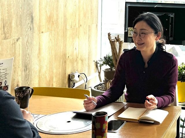 안산에 위치한 '오삼부대찌개 숙주삼겹살' 음식점에서 윤정희 대표를 만났다./염도영 기자