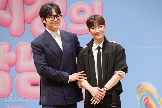 "'더시즌즈' MC 성시경, 모두가 끄덕인 선택"…귀를 사로잡을 '고막남친' [종합]